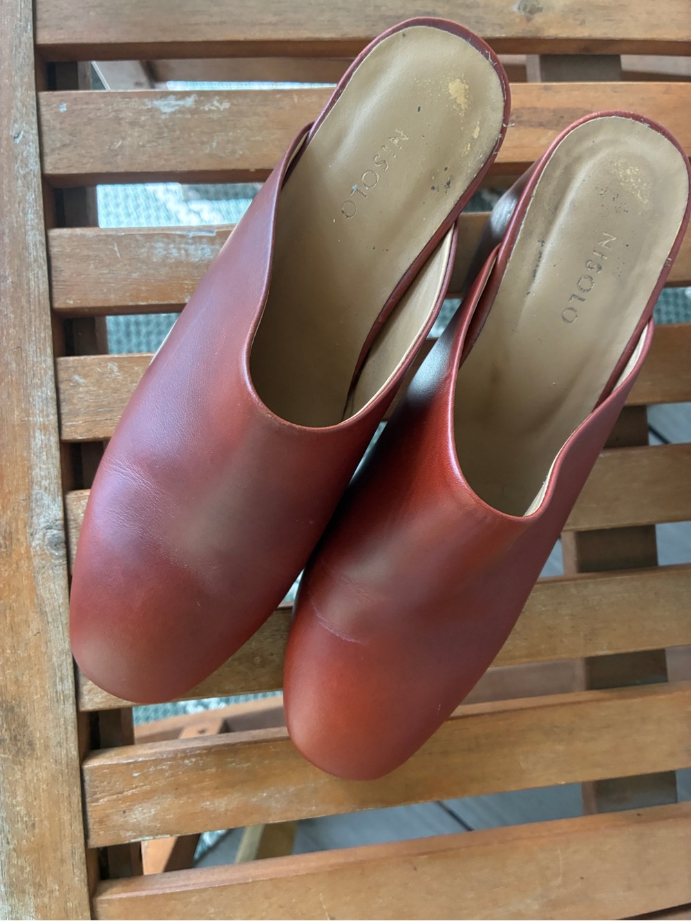 Nisolo All Day Heeled Mule in Brandy